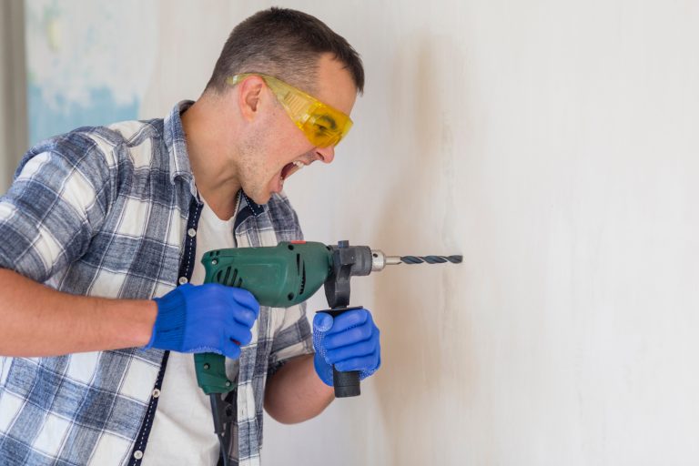 5 Lavori di Casa che Puoi Fare Oggi Stesso Senza Chiamare un Tecnico