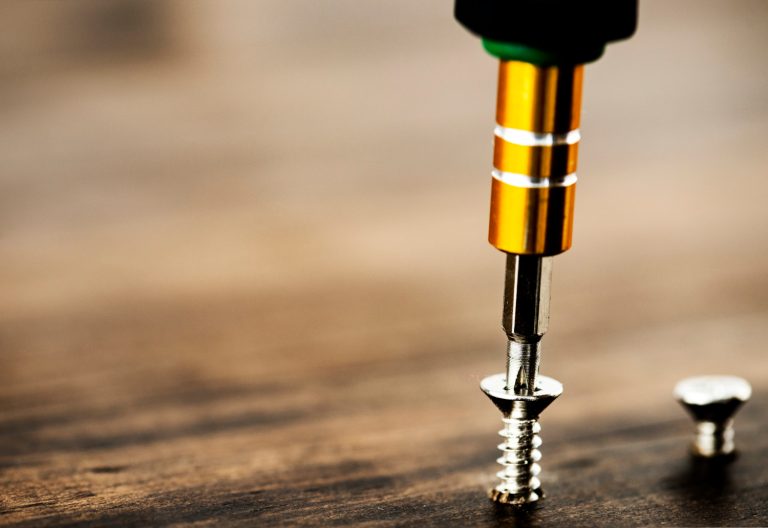 Noleggiare o Comprare? L’Analisi Completa dei Costi degli Strumenti Fai-da-Te