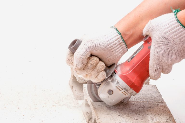 Smerigliatrice Angolare (Flessibile): Guida Completa all’Uso Sicuro e Versatile